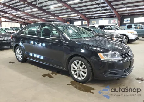 2013 Volkswagen Jetta Se z USA, uszkodzony, nr VIN 3VWDP7AJ1DM437938